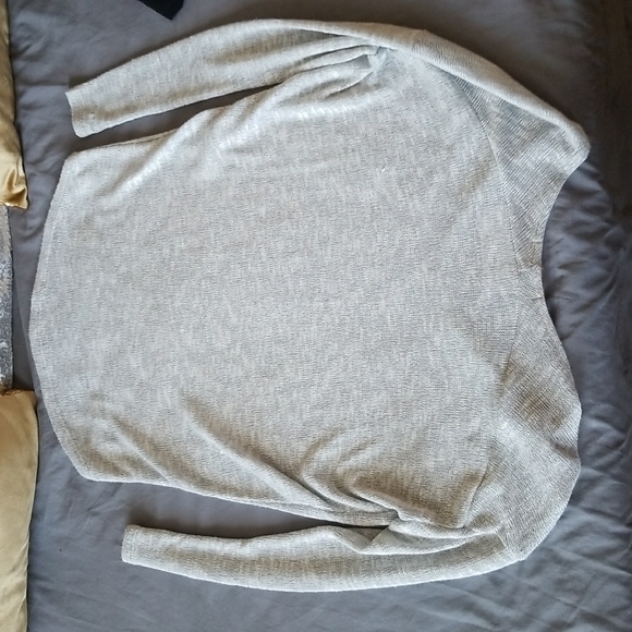 Grey knit blouse - Picture 4 of 4